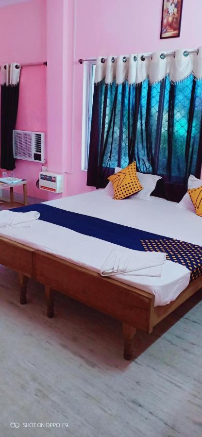 Hotel Gunjan Puri Exterior foto