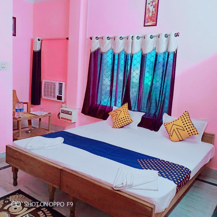 Hotel Gunjan Puri Exterior foto